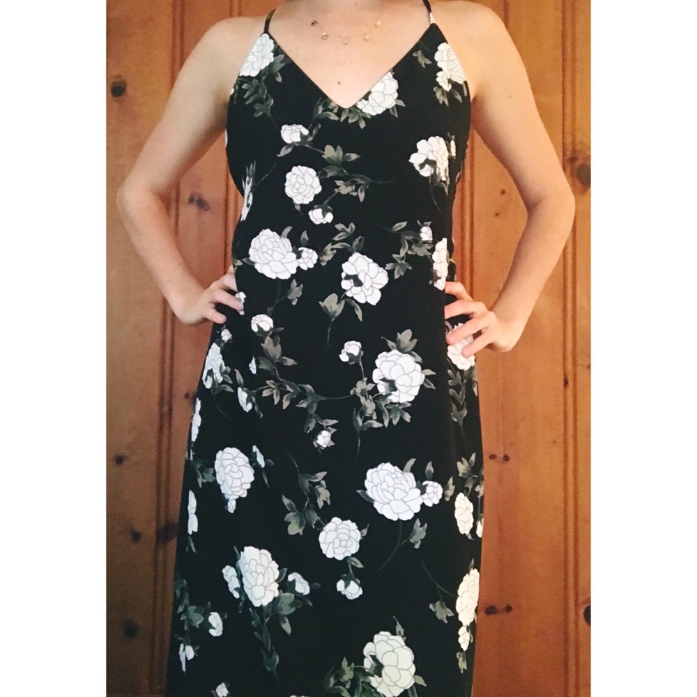 NWT Adjustable Black Floral Maxi Dress Size Small